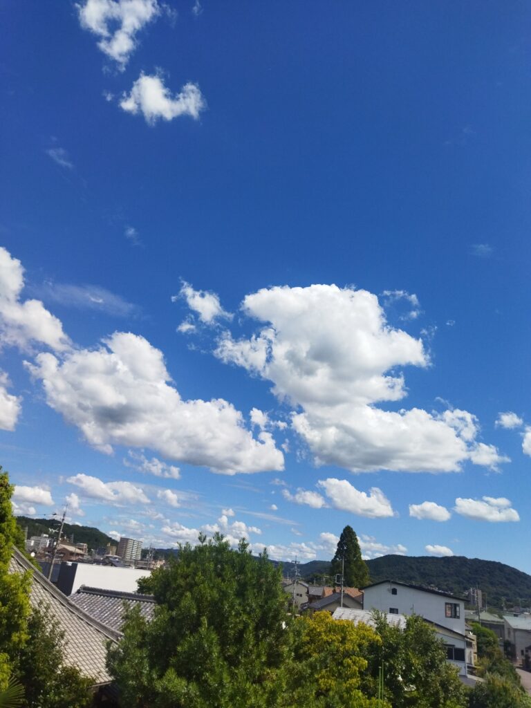 晴れた夏空